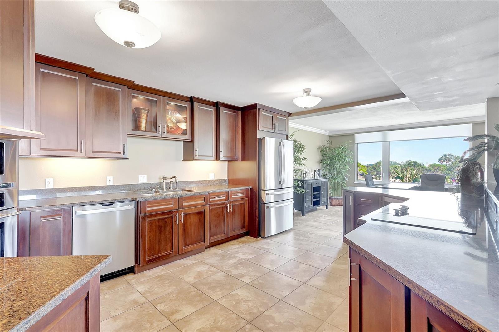 736 ISLAND WAY #303, CLEARWATER BEACH, FL, 33767