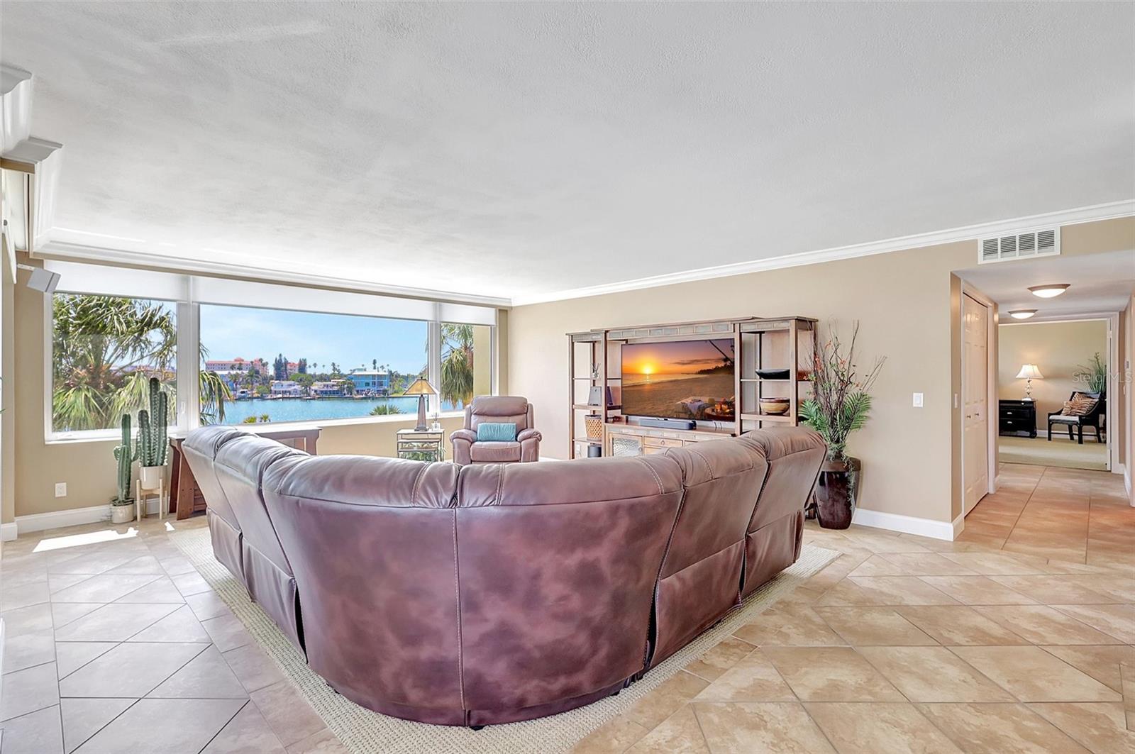 736 ISLAND WAY #303, CLEARWATER BEACH, FL, 33767