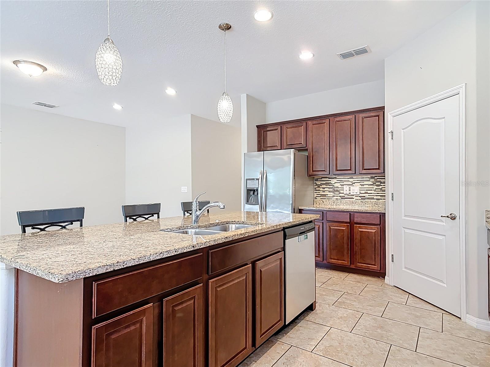 669 E VICTORIA TRAILS BLVD, DELAND, FL, 32724