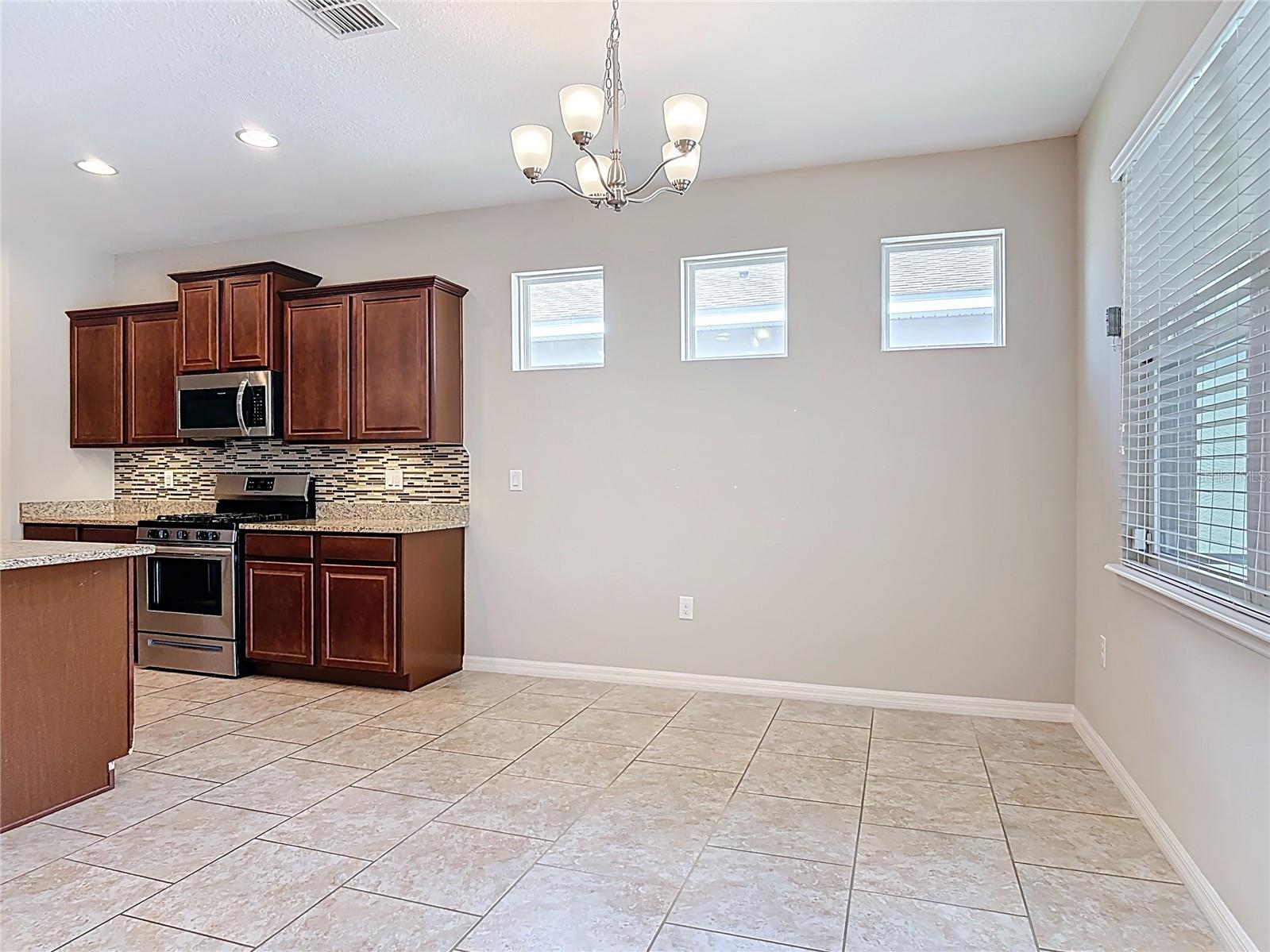 669 E VICTORIA TRAILS BLVD, DELAND, FL, 32724