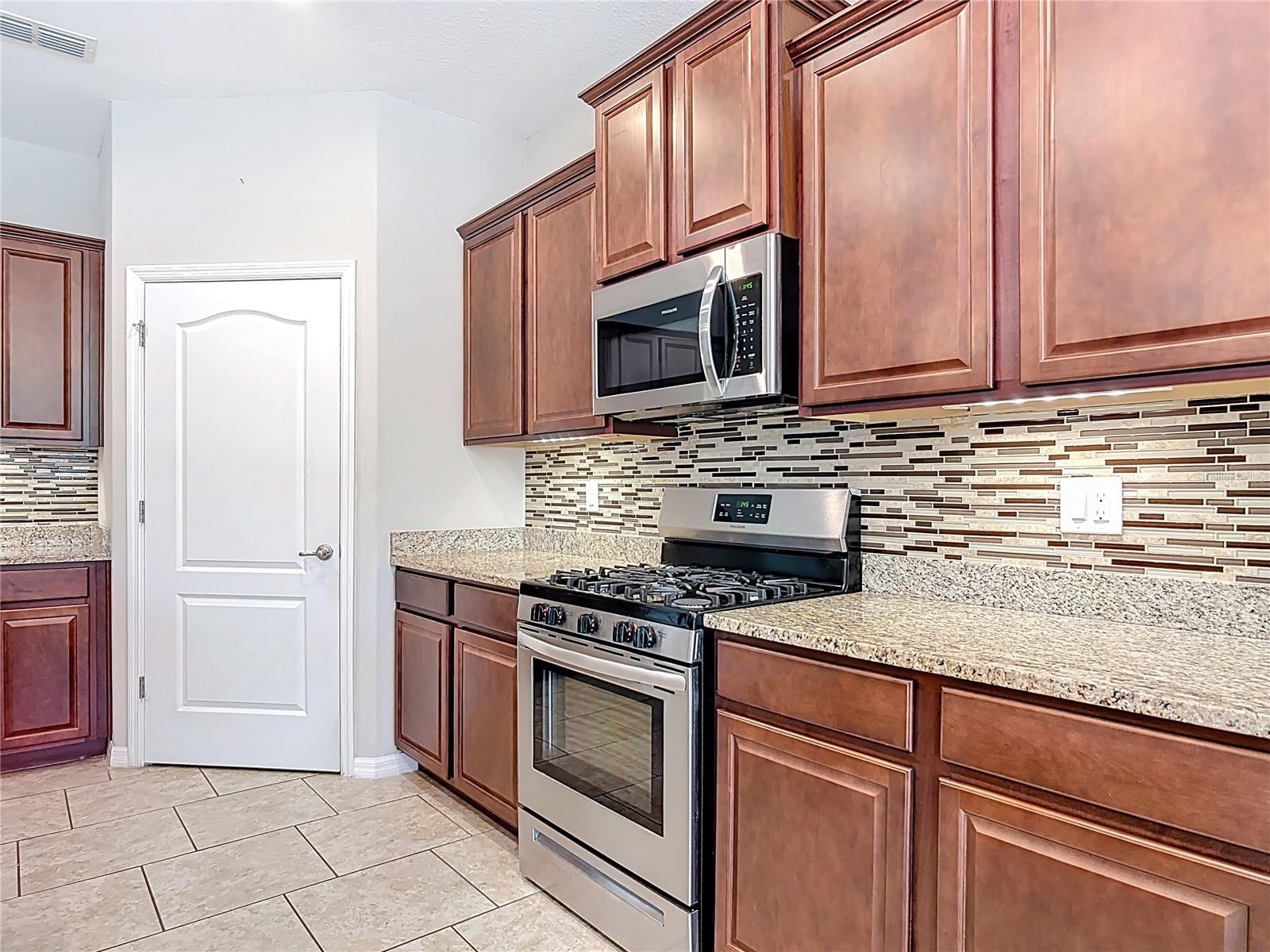 669 E VICTORIA TRAILS BLVD, DELAND, FL, 32724