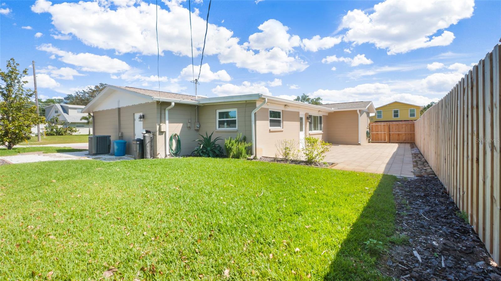 8392 137TH LN, SEMINOLE, FL, 33776