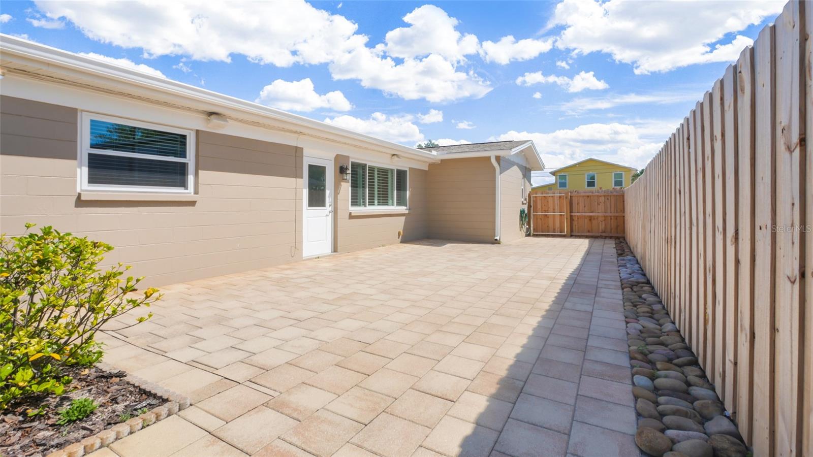 8392 137TH LN, SEMINOLE, FL, 33776