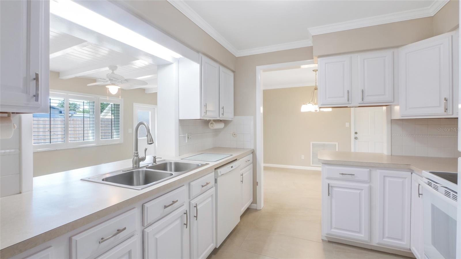 8392 137TH LN, SEMINOLE, FL, 33776