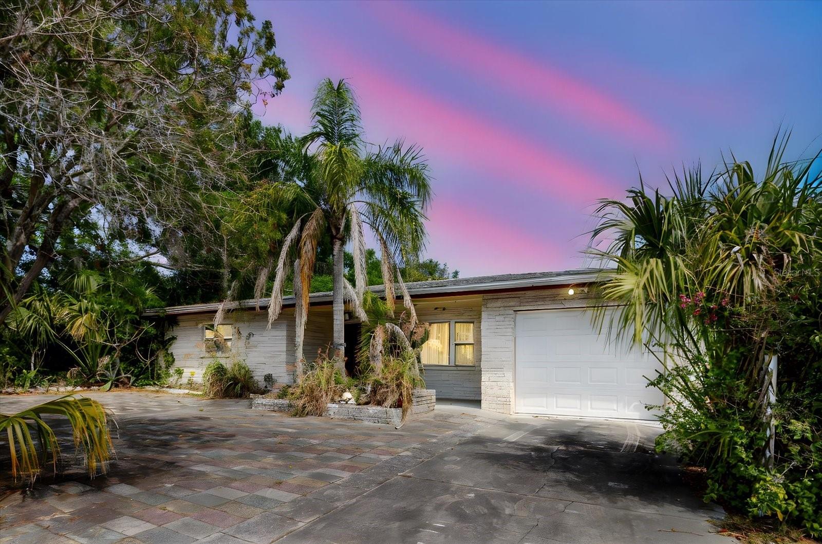 549 E CENTER ST, TARPON SPRINGS, FL, 34689