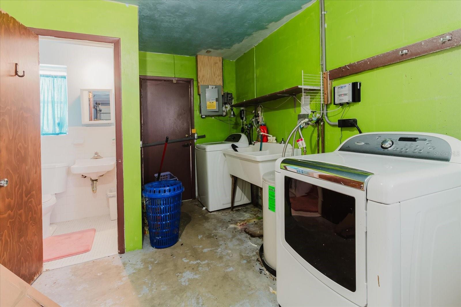 549 E CENTER ST, TARPON SPRINGS, FL, 34689