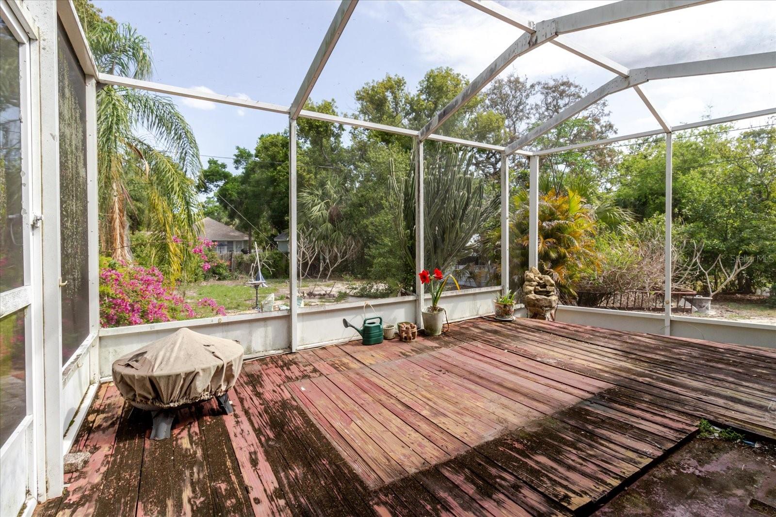 549 E CENTER ST, TARPON SPRINGS, FL, 34689