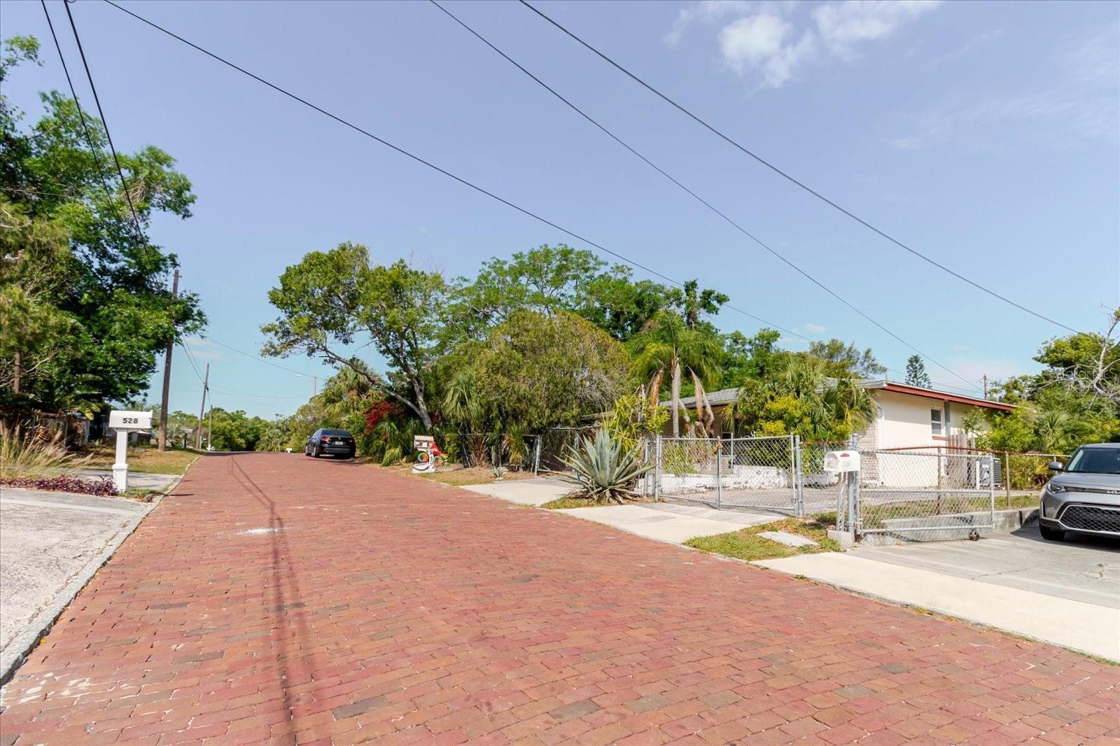 549 E CENTER ST, TARPON SPRINGS, FL, 34689