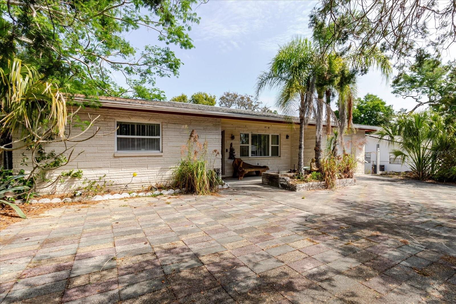 549 E CENTER ST, TARPON SPRINGS, FL, 34689