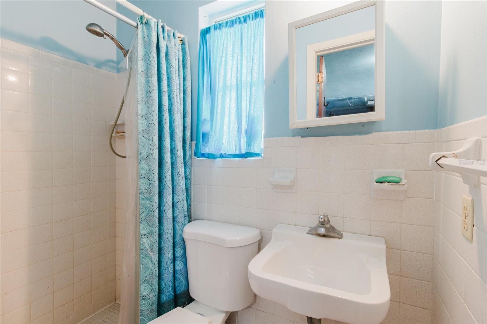 549 E CENTER ST, TARPON SPRINGS, FL, 34689