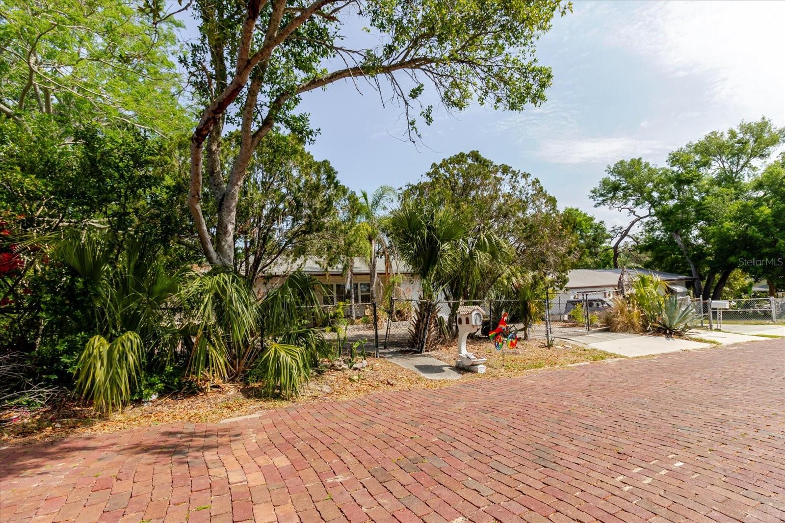 549 E CENTER ST, TARPON SPRINGS, FL, 34689