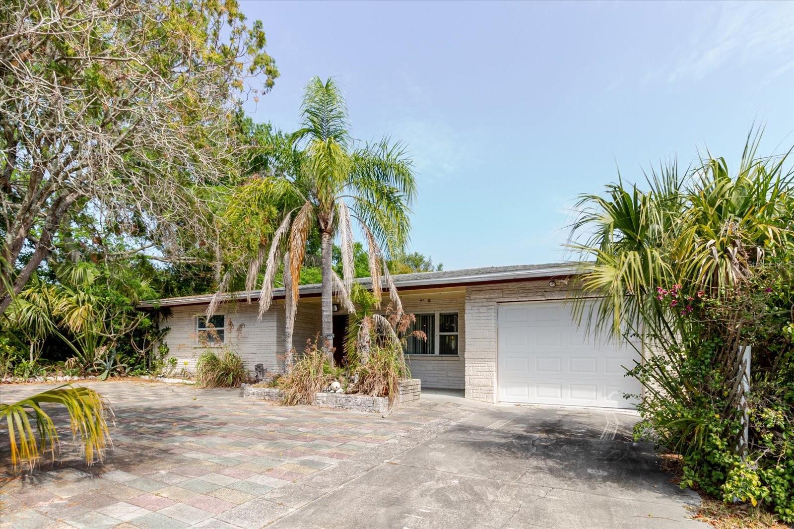 549 E CENTER ST, TARPON SPRINGS, FL, 34689