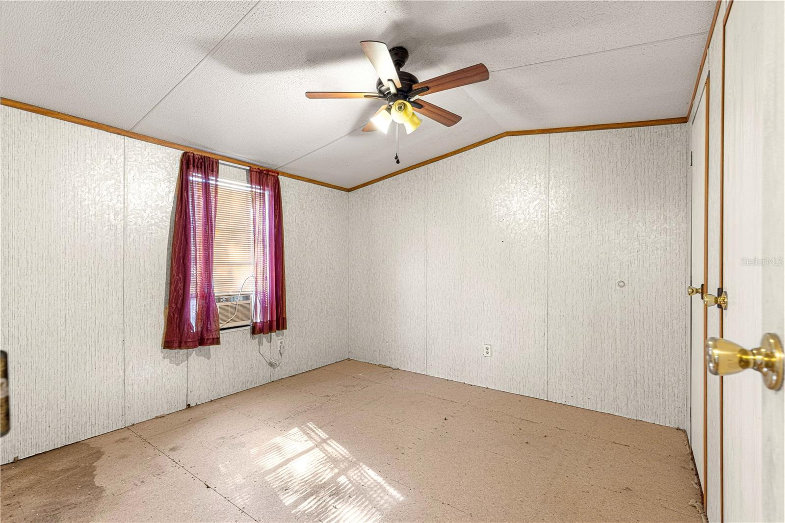 OM698395 Property Photo