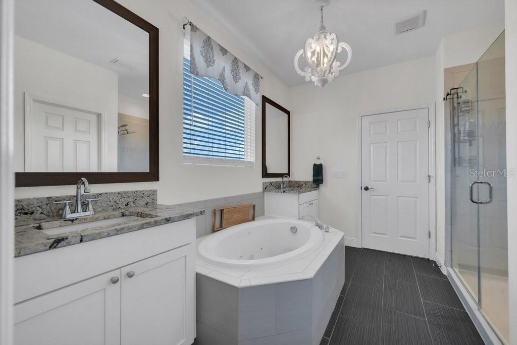 5825 JASPER GLEN DR, LITHIA, FL, 33547