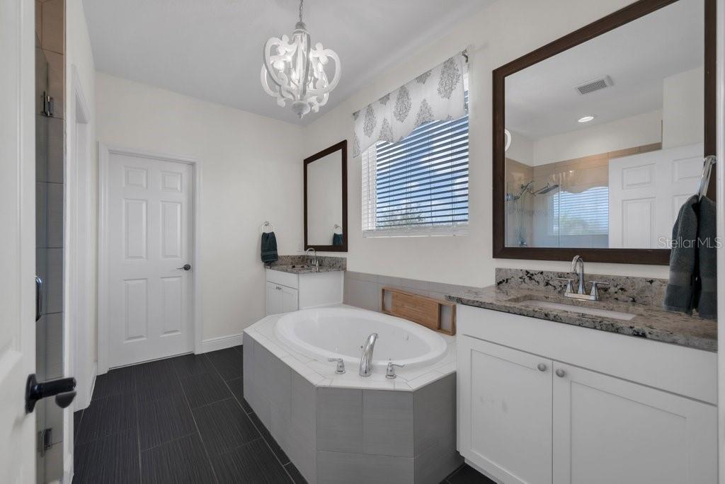 5825 JASPER GLEN DR, LITHIA, FL, 33547