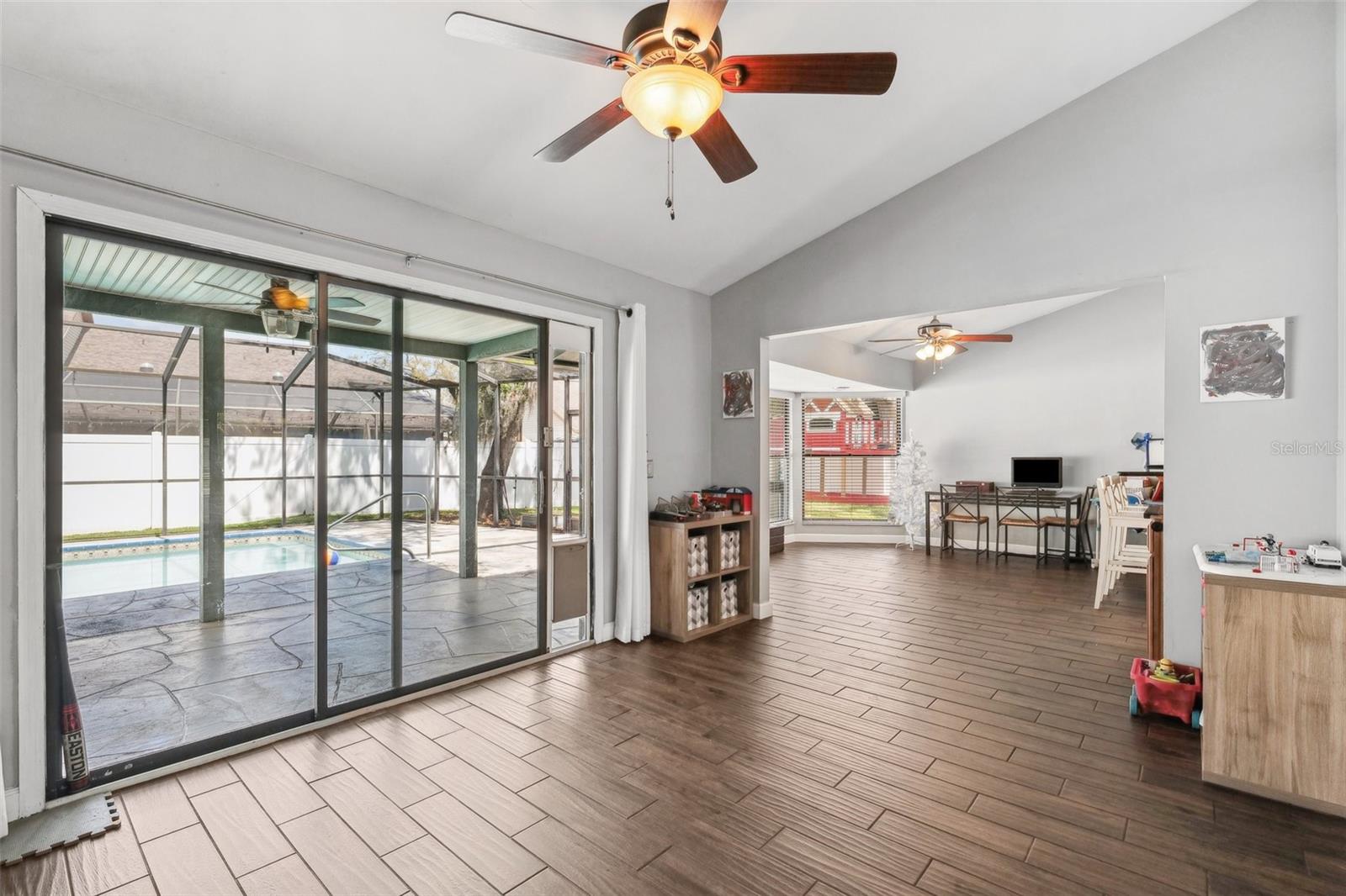1235 RAINBROOK CIR, VALRICO, FL, 33596