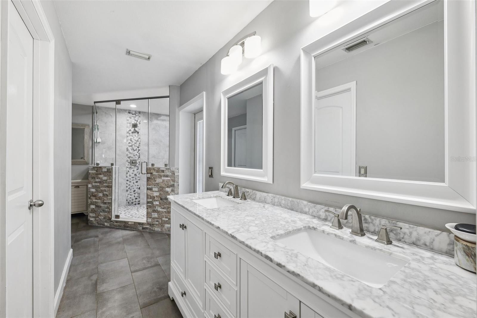 1235 RAINBROOK CIR, VALRICO, FL, 33596