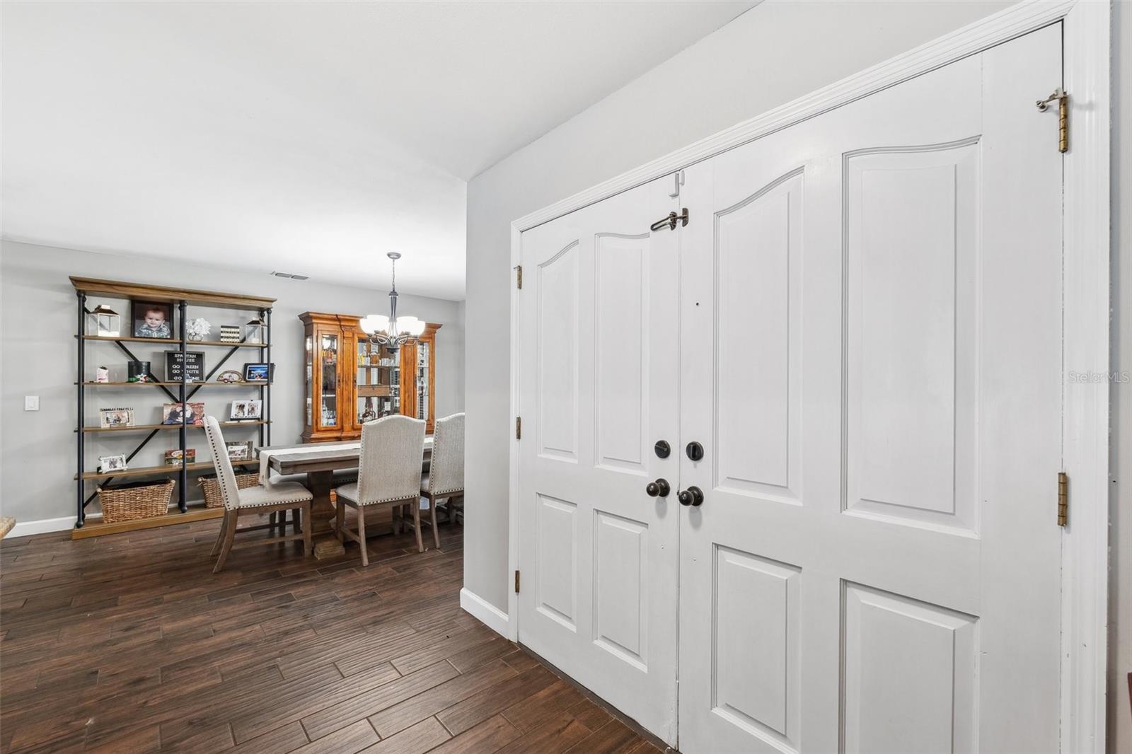 1235 RAINBROOK CIR, VALRICO, FL, 33596