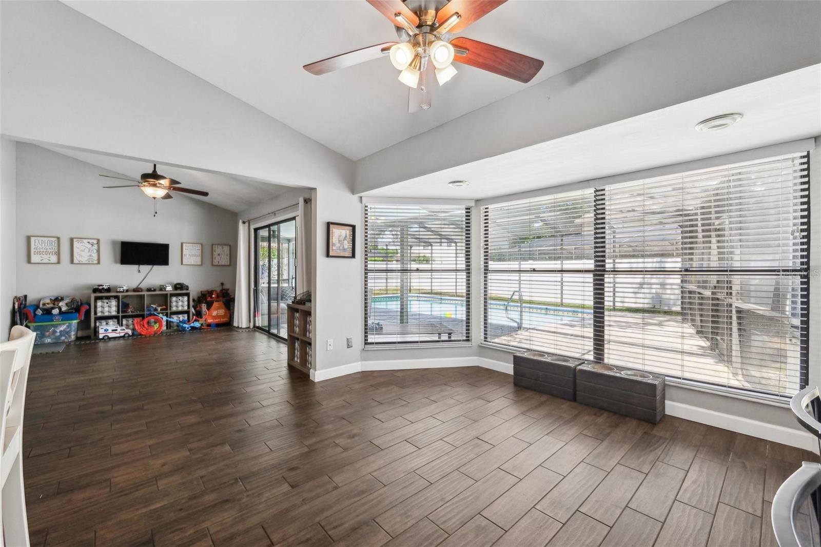 1235 RAINBROOK CIR, VALRICO, FL, 33596