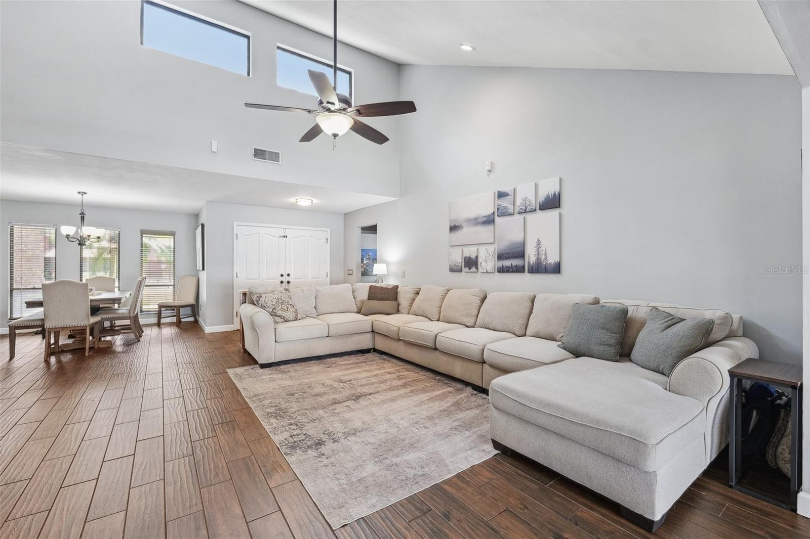 1235 RAINBROOK CIR, VALRICO, FL, 33596