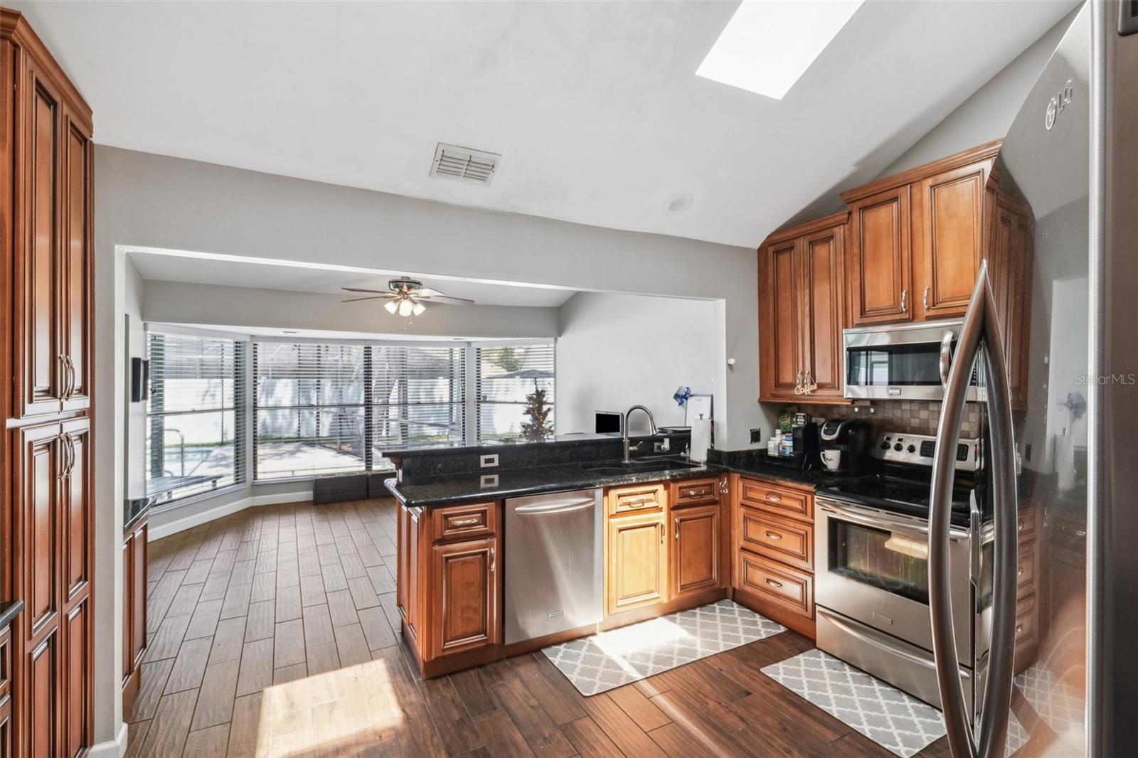 1235 RAINBROOK CIR, VALRICO, FL, 33596
