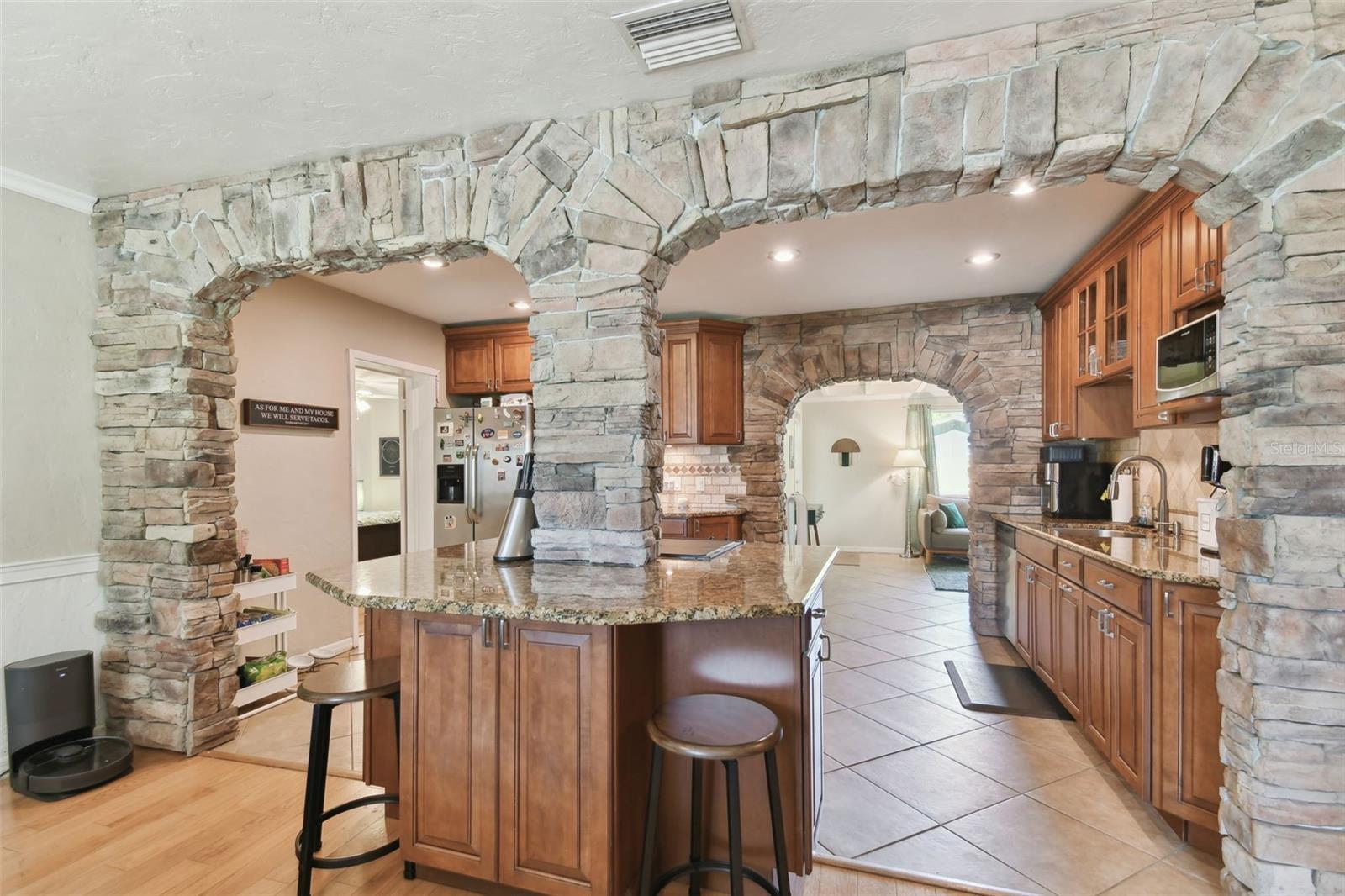 4007 W BAY VILLA AVE, TAMPA, FL, 33611