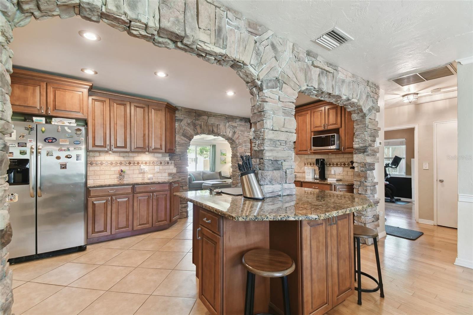 4007 W BAY VILLA AVE, TAMPA, FL, 33611