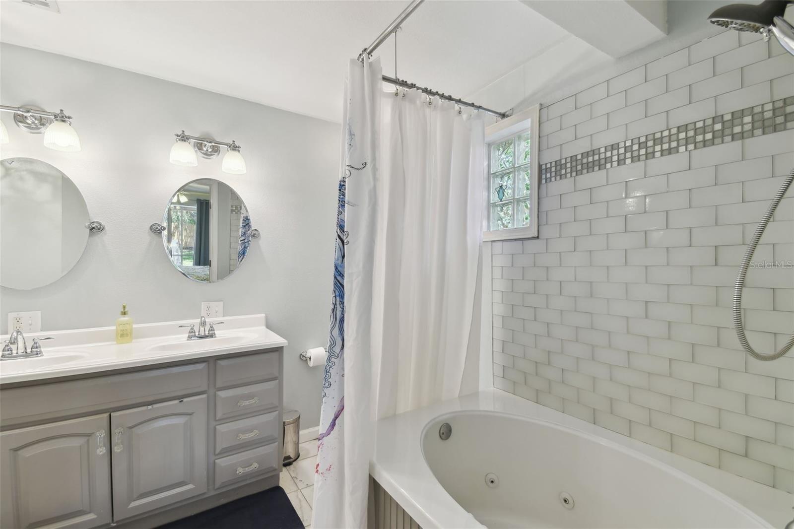 4007 W BAY VILLA AVE, TAMPA, FL, 33611