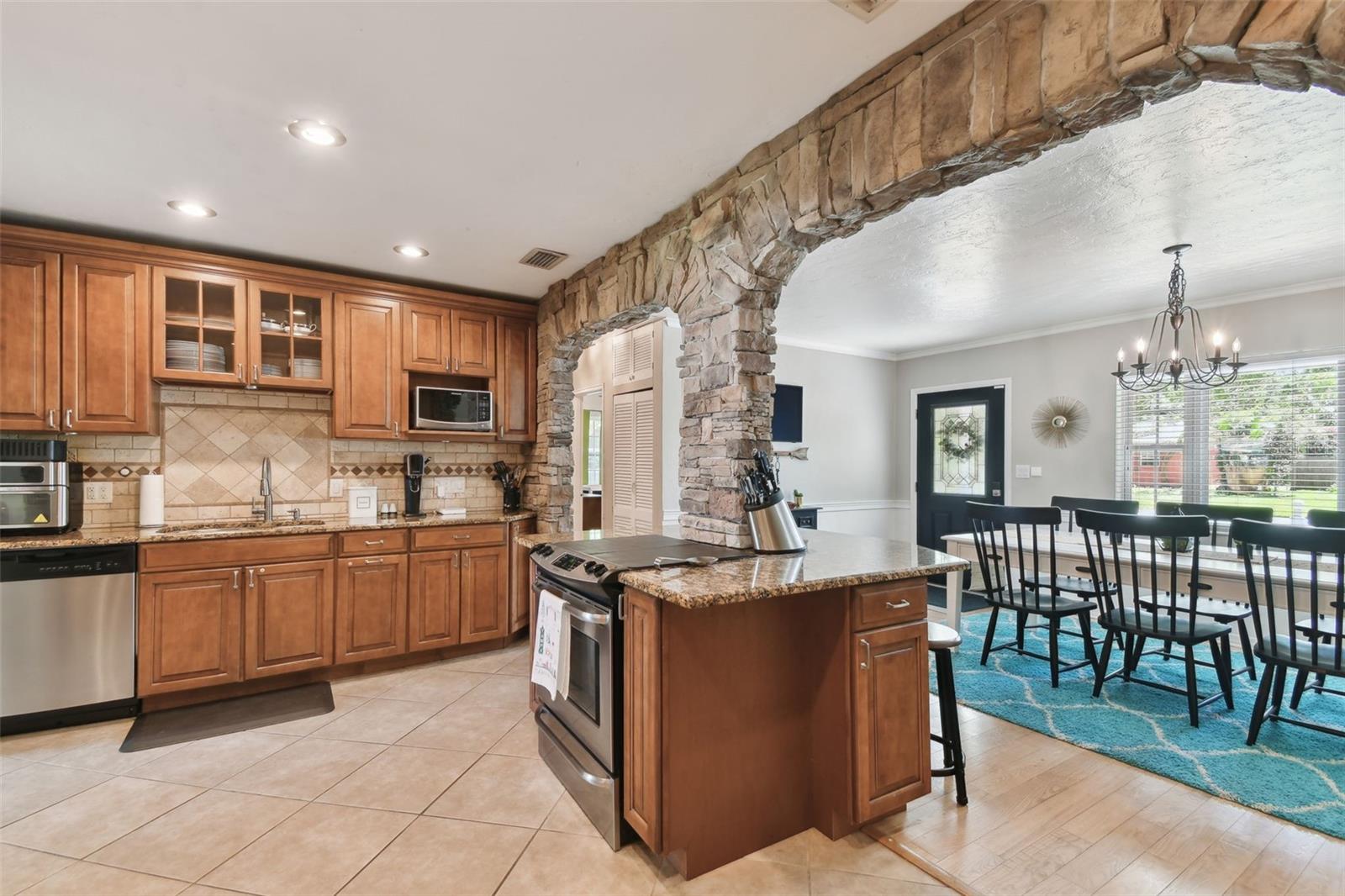 4007 W BAY VILLA AVE, TAMPA, FL, 33611