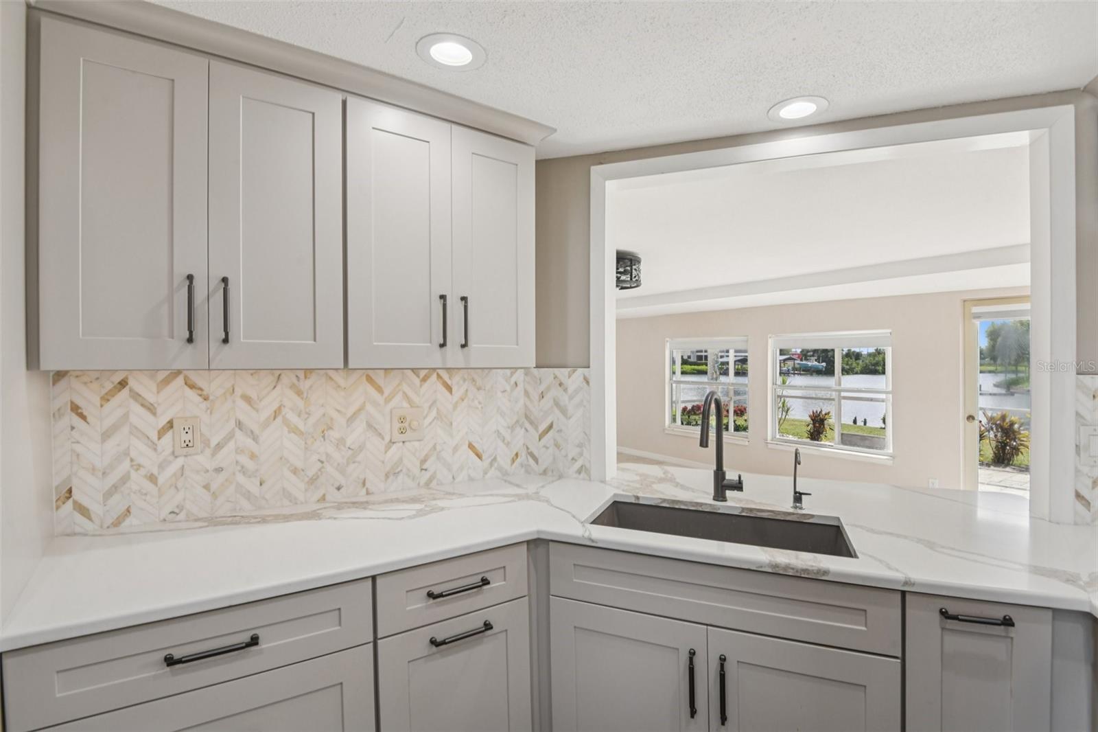 6357 SPANISH MAIN DR, APOLLO BEACH, FL, 33572