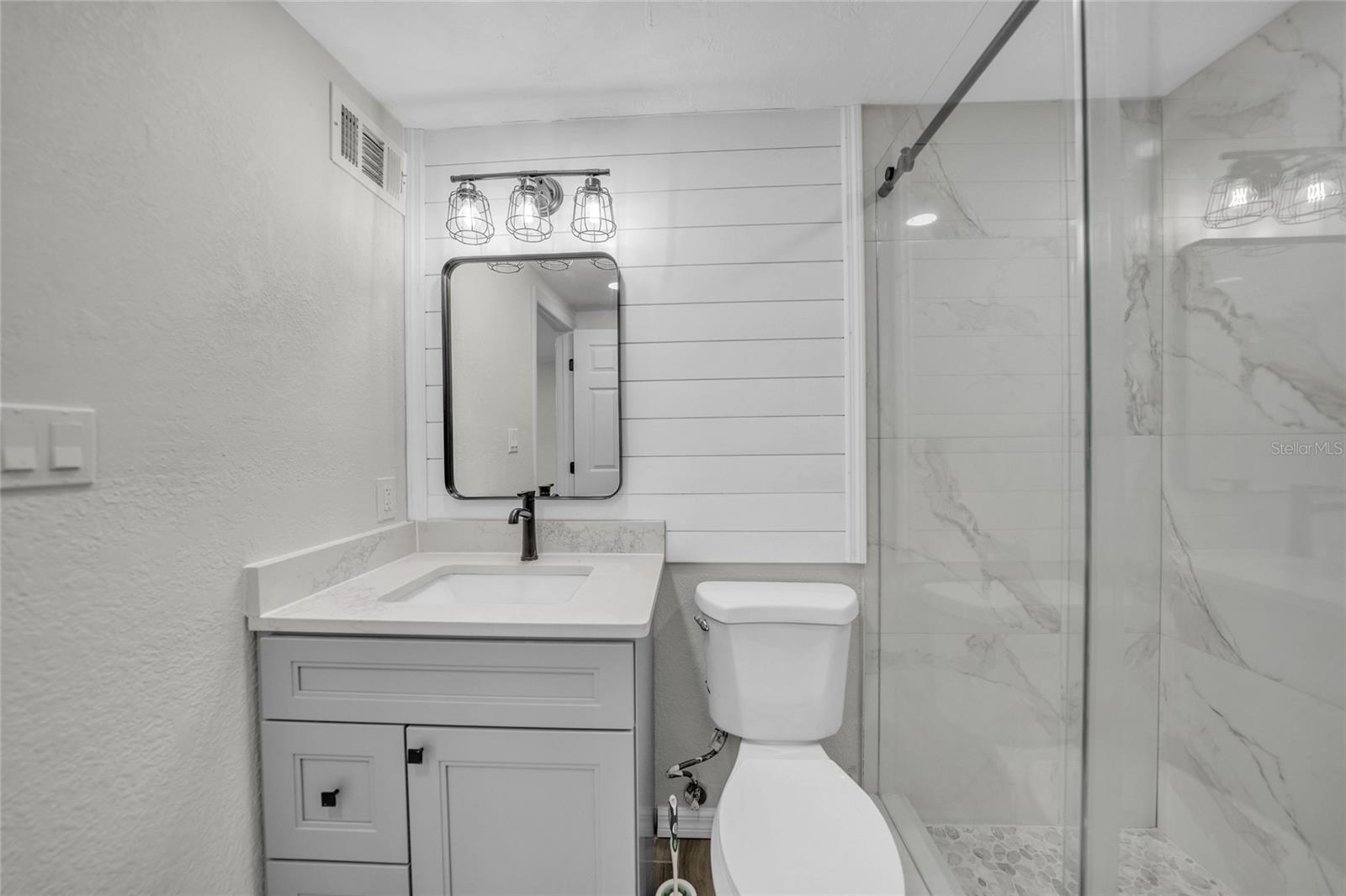 654 AQUI ESTA DR, PUNTA GORDA, FL, 33950