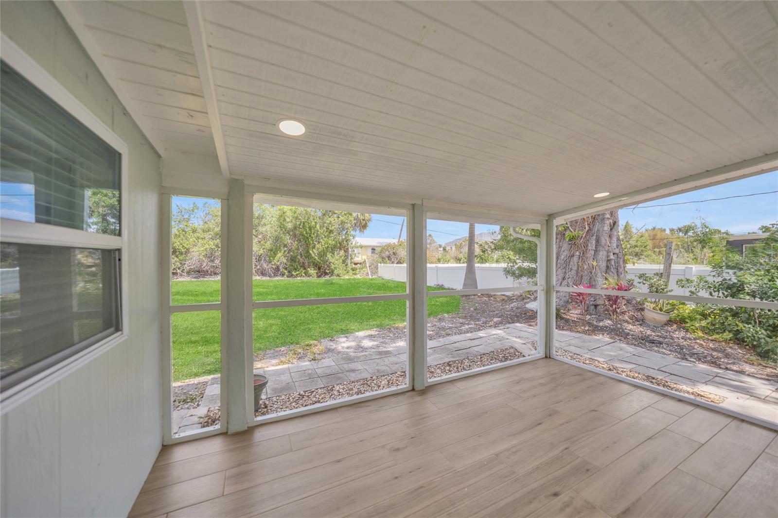 654 AQUI ESTA DR, PUNTA GORDA, FL, 33950