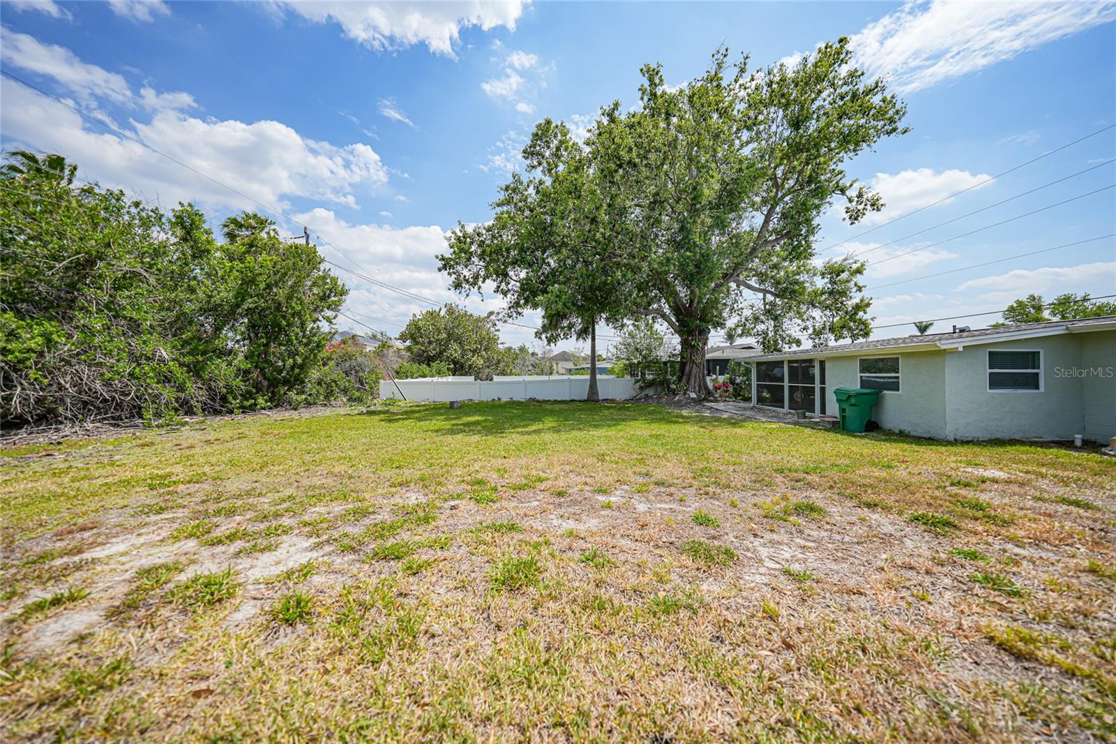 654 AQUI ESTA DR, PUNTA GORDA, FL, 33950