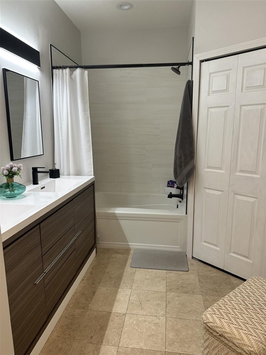 19113 DOVES LANDING DR, TAMPA, FL, 33647