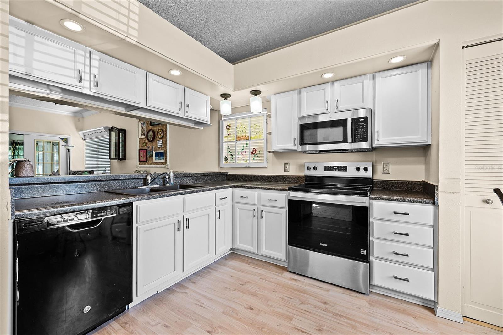 5813 PARKVIEW POINT DR, ORLANDO, FL, 32821