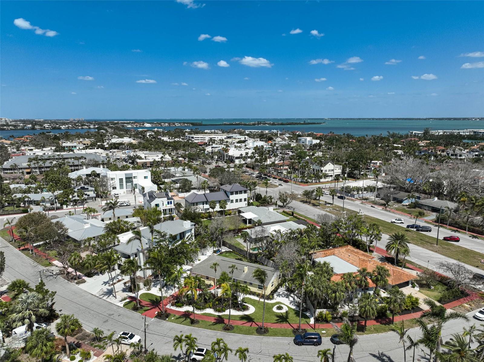 322 S WASHINGTON DR, SARASOTA, FL, 34236