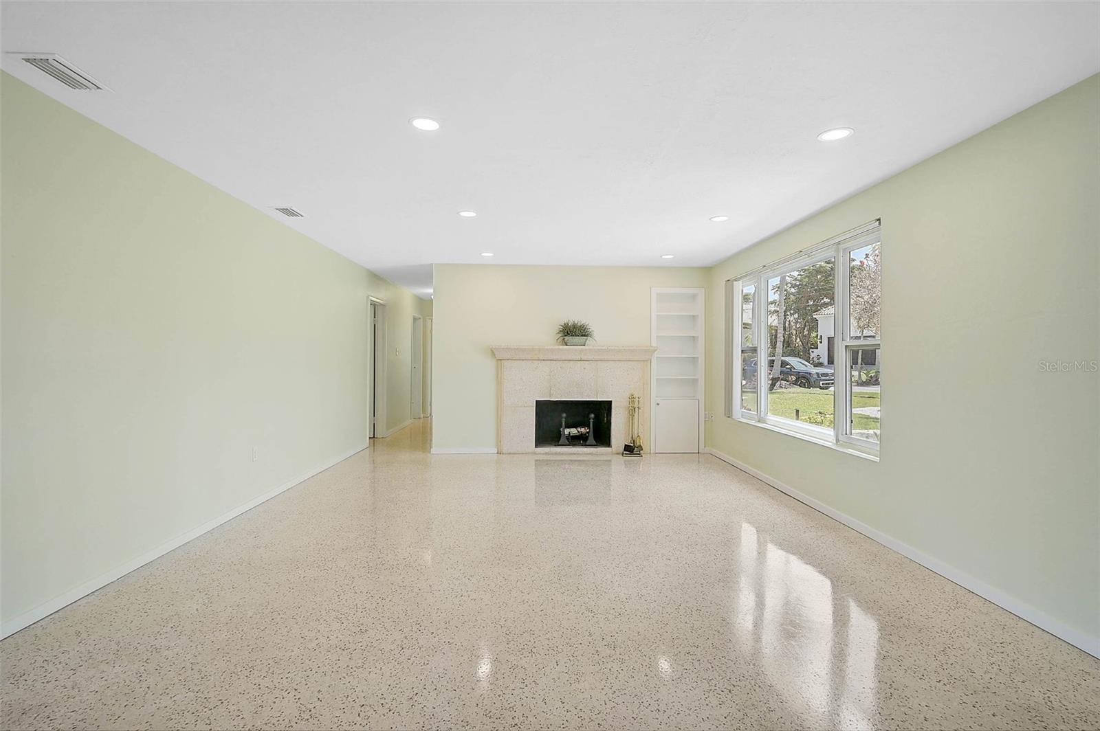 322 S WASHINGTON DR, SARASOTA, FL, 34236