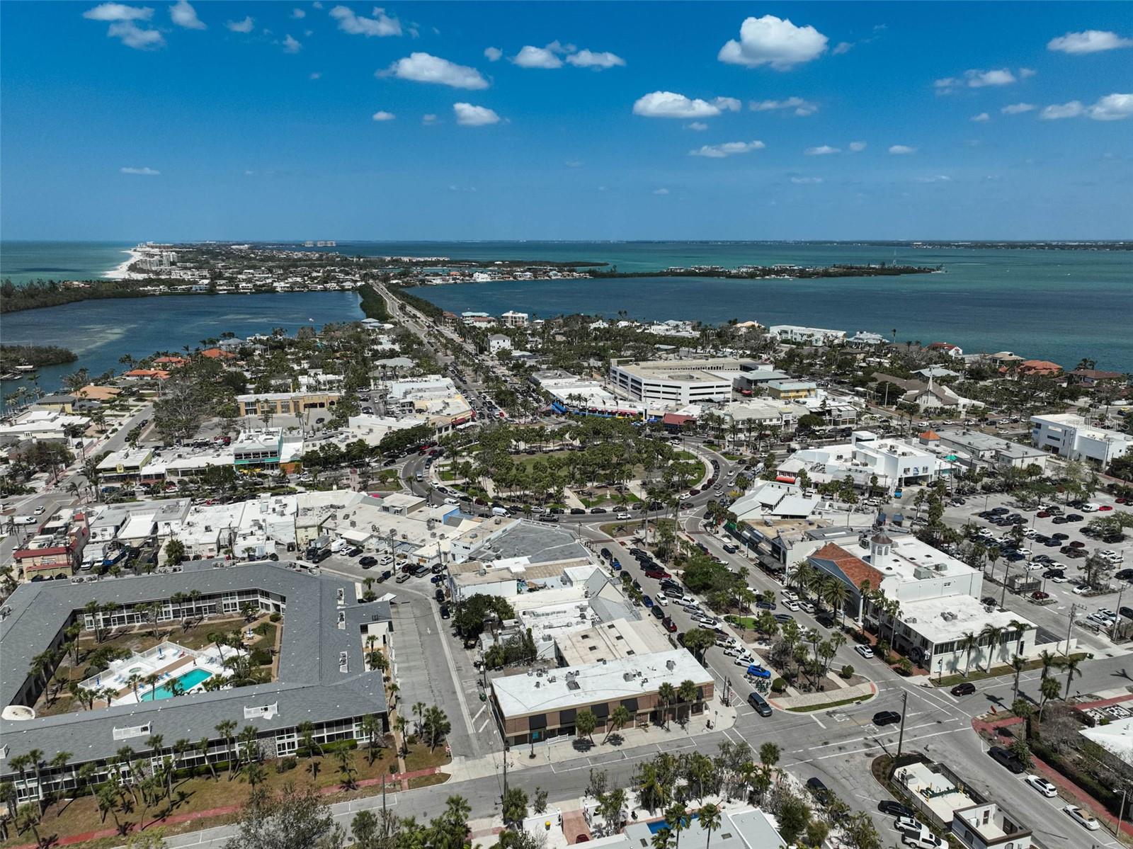 322 S WASHINGTON DR, SARASOTA, FL, 34236