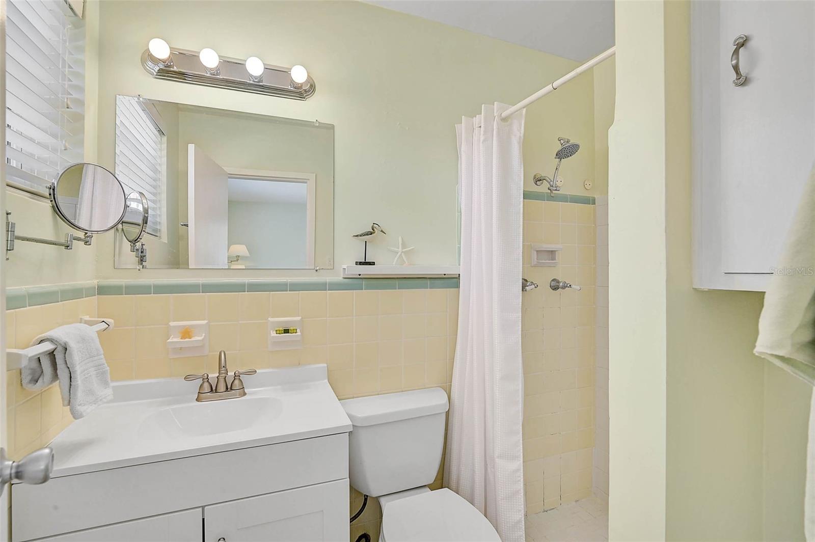 322 S WASHINGTON DR, SARASOTA, FL, 34236