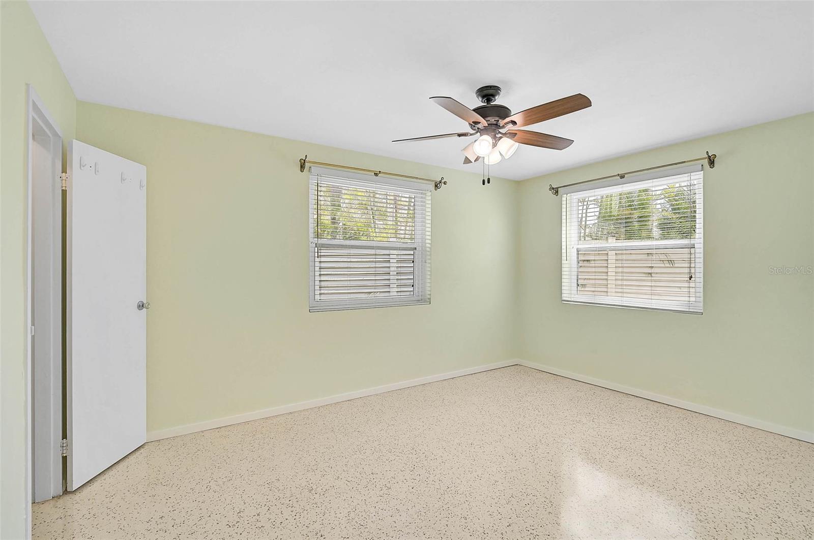 322 S WASHINGTON DR, SARASOTA, FL, 34236