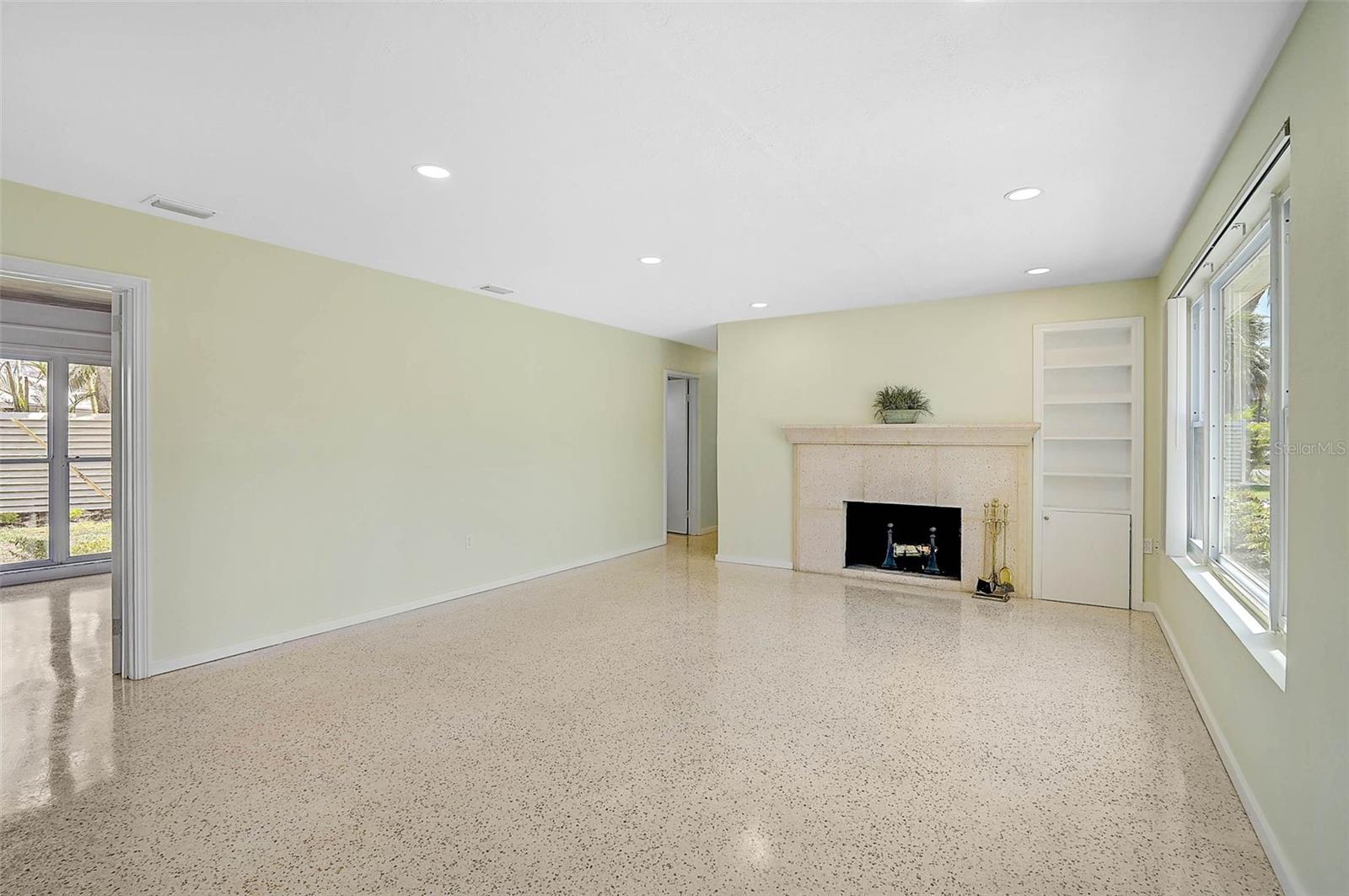 322 S WASHINGTON DR, SARASOTA, FL, 34236