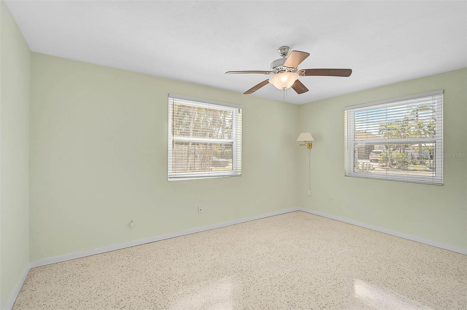 322 S WASHINGTON DR, SARASOTA, FL, 34236