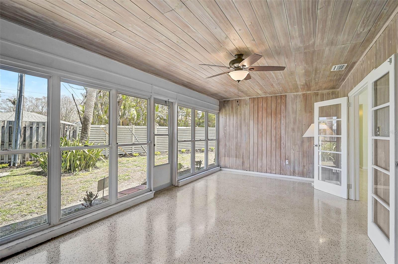 322 S WASHINGTON DR, SARASOTA, FL, 34236