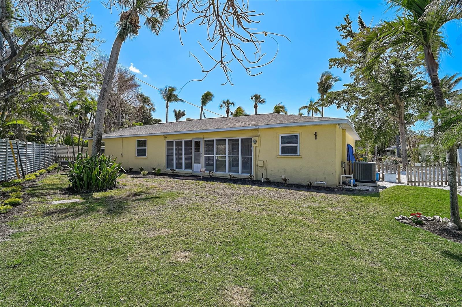 322 S WASHINGTON DR, SARASOTA, FL, 34236