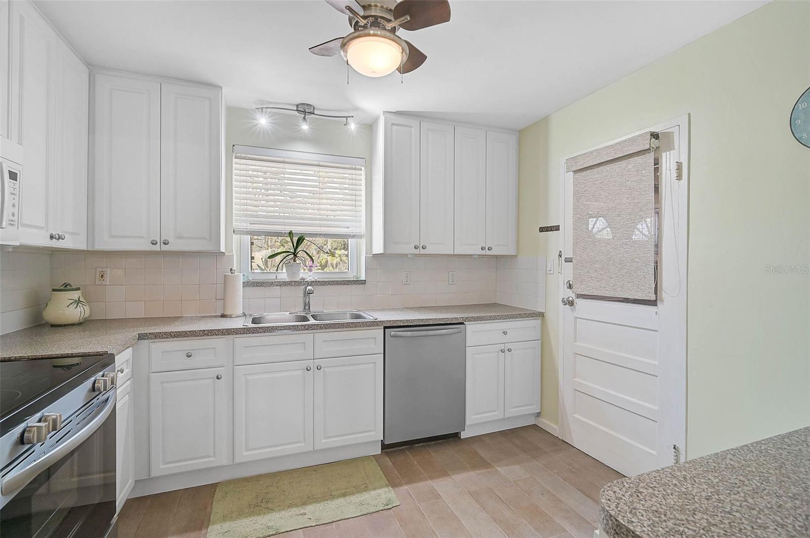 322 S WASHINGTON DR, SARASOTA, FL, 34236