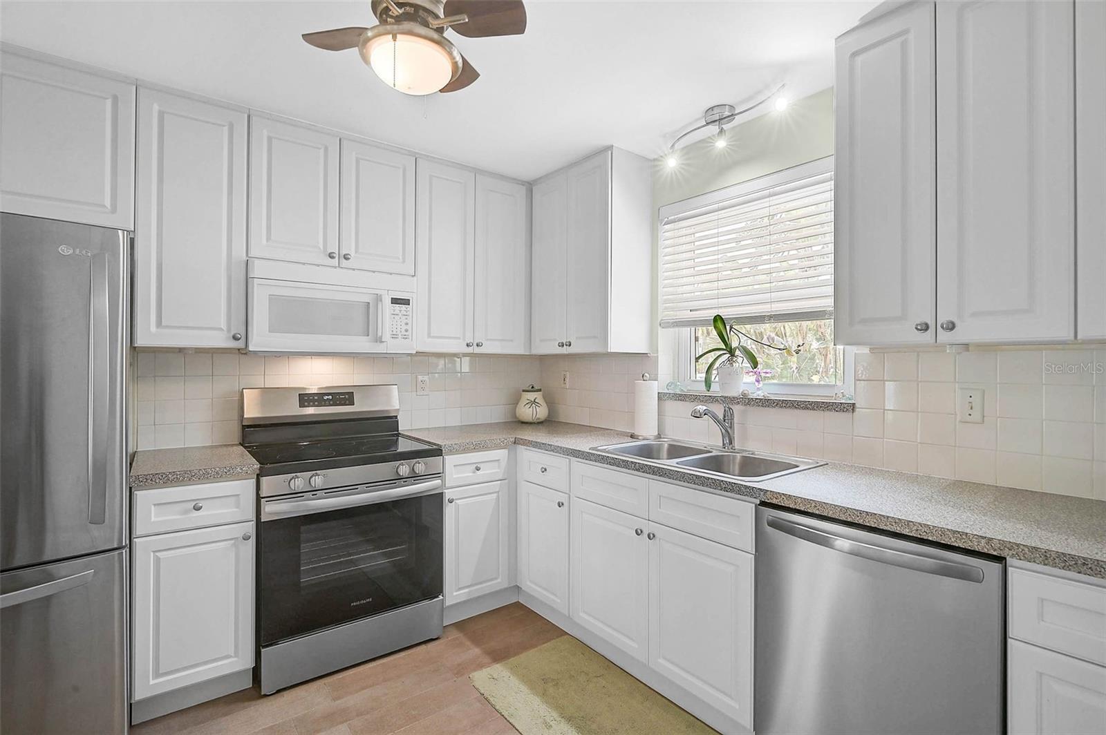 322 S WASHINGTON DR, SARASOTA, FL, 34236