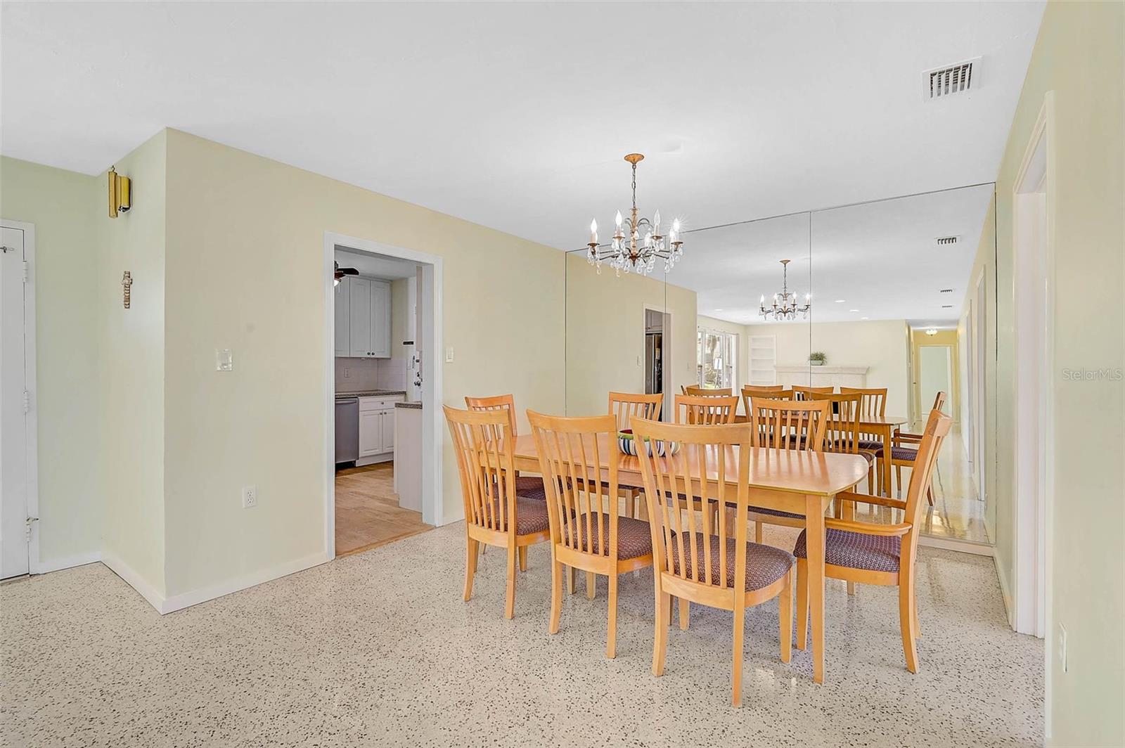 322 S WASHINGTON DR, SARASOTA, FL, 34236