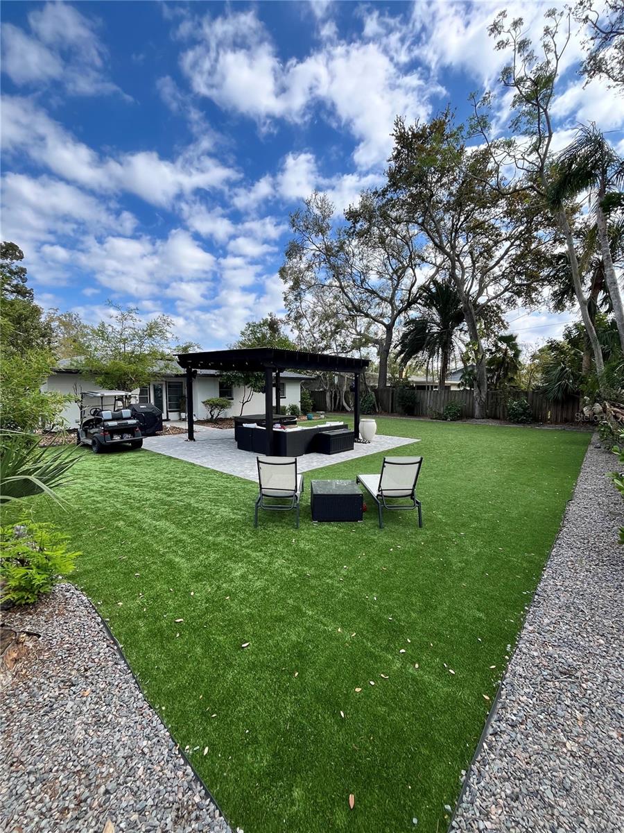 2040 YALE AVE, DUNEDIN, FL, 34698