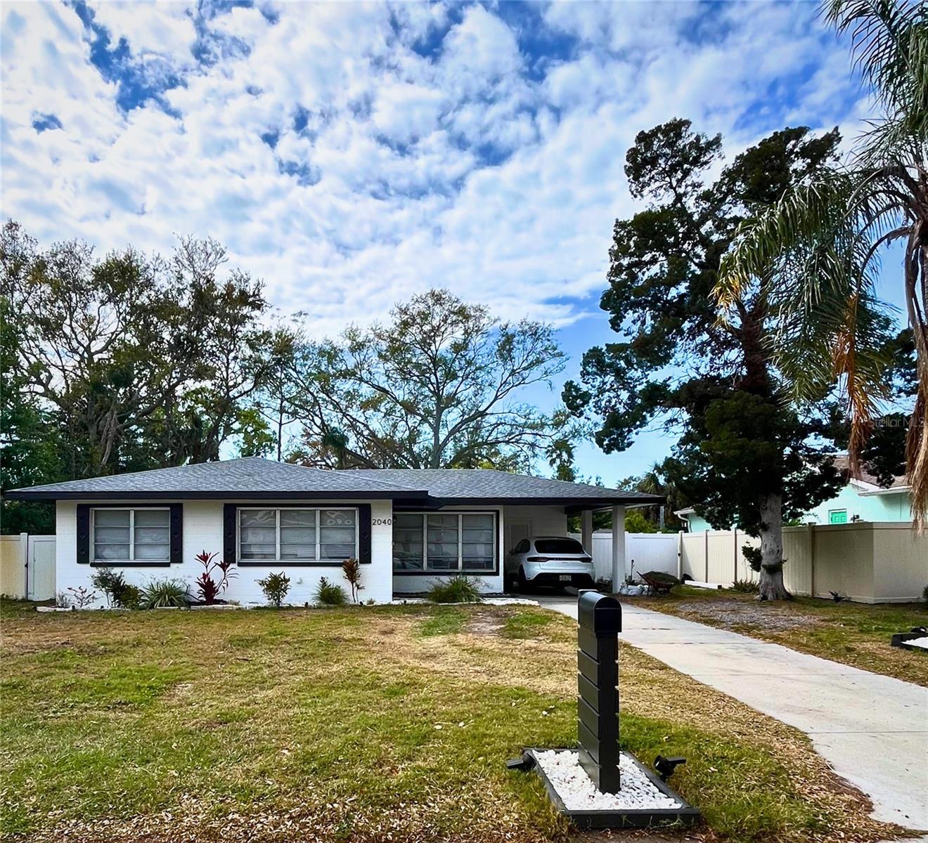 2040 YALE AVE, DUNEDIN, FL, 34698