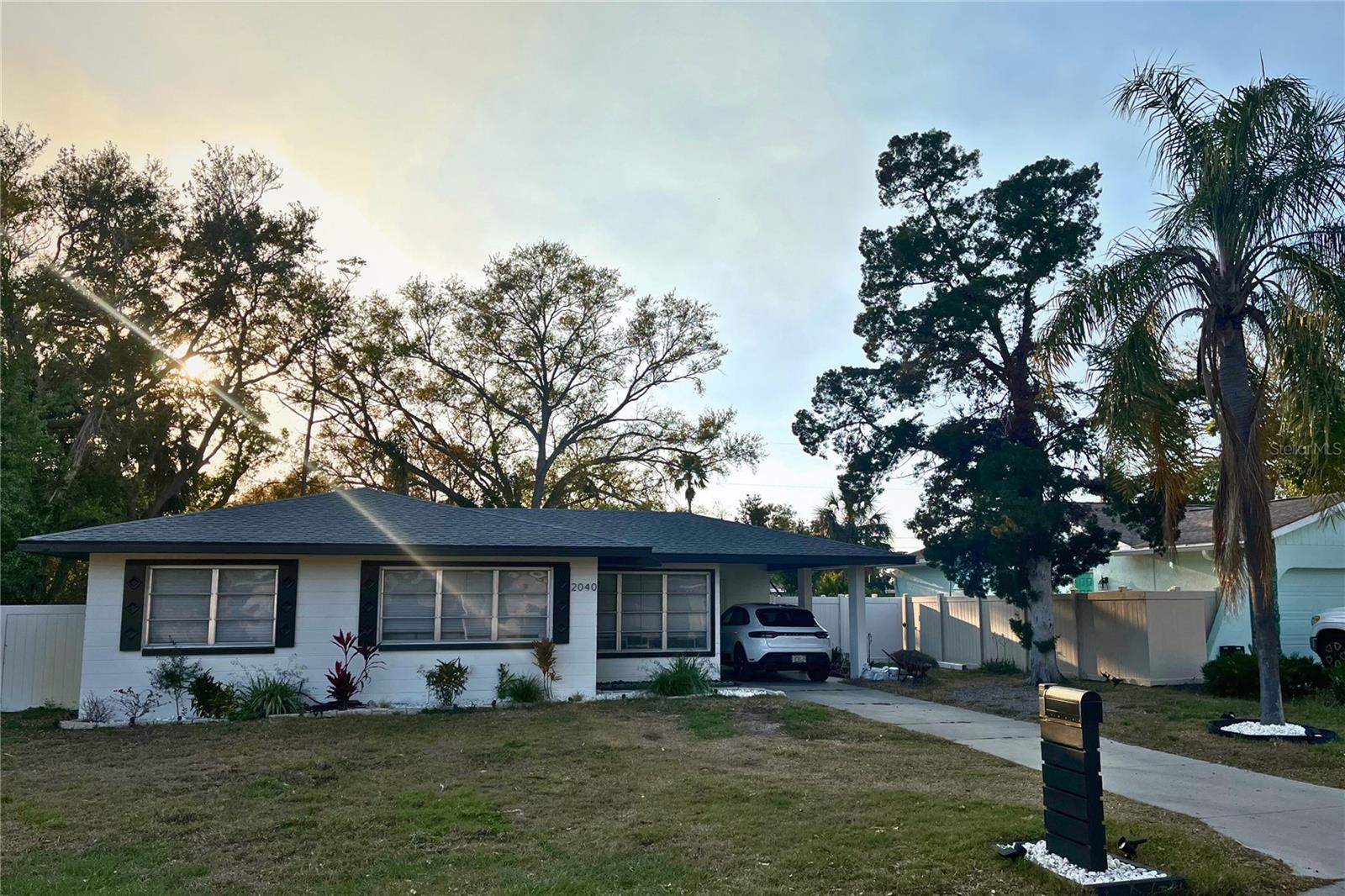 2040 YALE AVE, DUNEDIN, FL, 34698